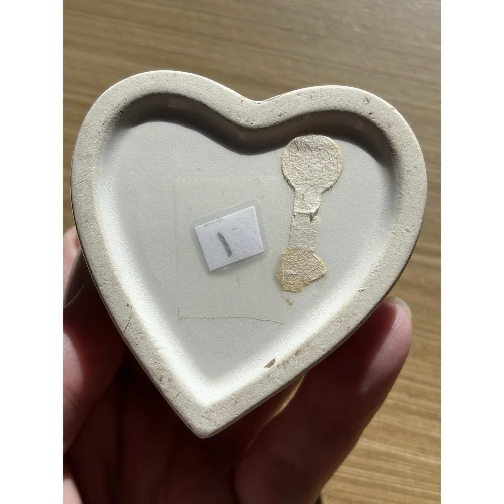 Vintage Peanuts Snoopy Love Trinket Box Ring Dish Heart Shaped w/Lid 1960s Japan
